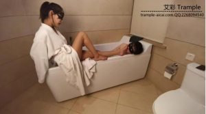 〖女尊领地〗冰灵S与女M2号浴室嬉戏