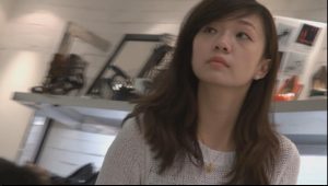 街拍：在商场一死角竟藏着如此尤物
