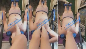 【蜜桃儿S】倒立虐狗 舔脚 拳击 虐乳-97LZTD-2118