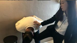 〖碎蛋娇娃〗OL美女-痴汉退击教学-97LZTD-71584