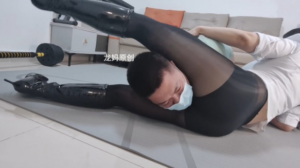 【龙妈】马油黑丝腿绞窒息粉丝-97LZTD-32119