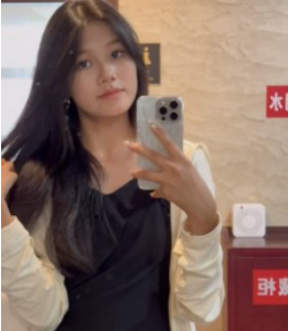 【黑丝诱惑】素人高三学生陶淘白棉袜踩踏狗奴坐脸窒息 YC-250712-3-97LZTD-451053